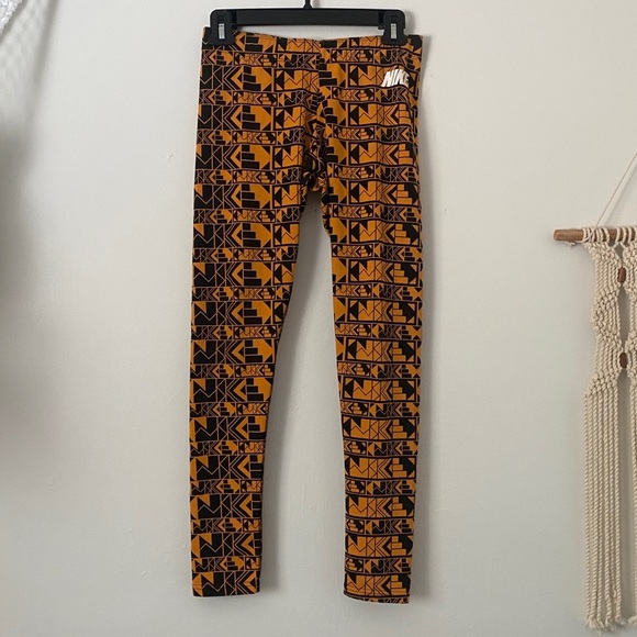 Nike Women’s Leggings Yoga Pant Aztec Print Orange & Black Boho Western Fall M - Picture 8 of 9